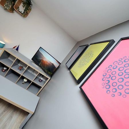 Stone'S Throw City Centre - Tv In Every Bedroom! Swansea Exteriér fotografie