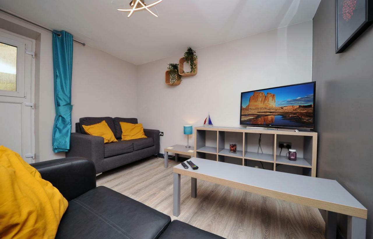 Stone'S Throw City Centre - Tv In Every Bedroom! Swansea Exteriér fotografie