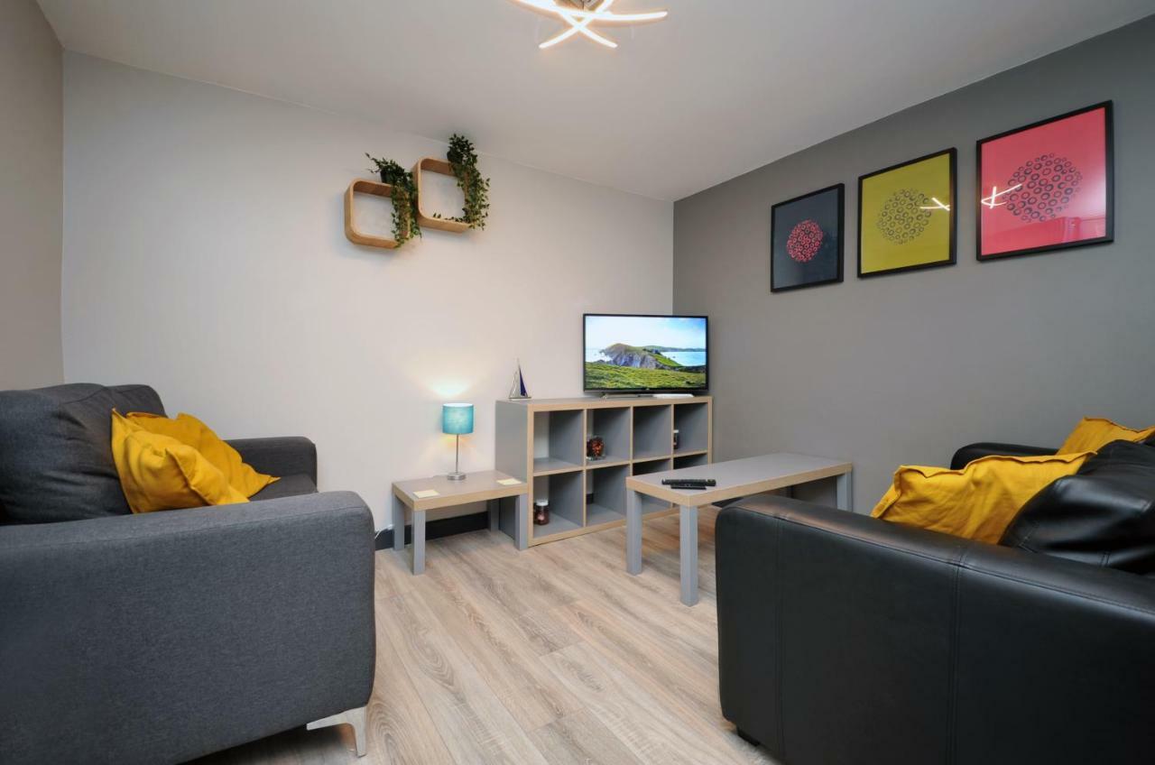 Stone'S Throw City Centre - Tv In Every Bedroom! Swansea Exteriér fotografie