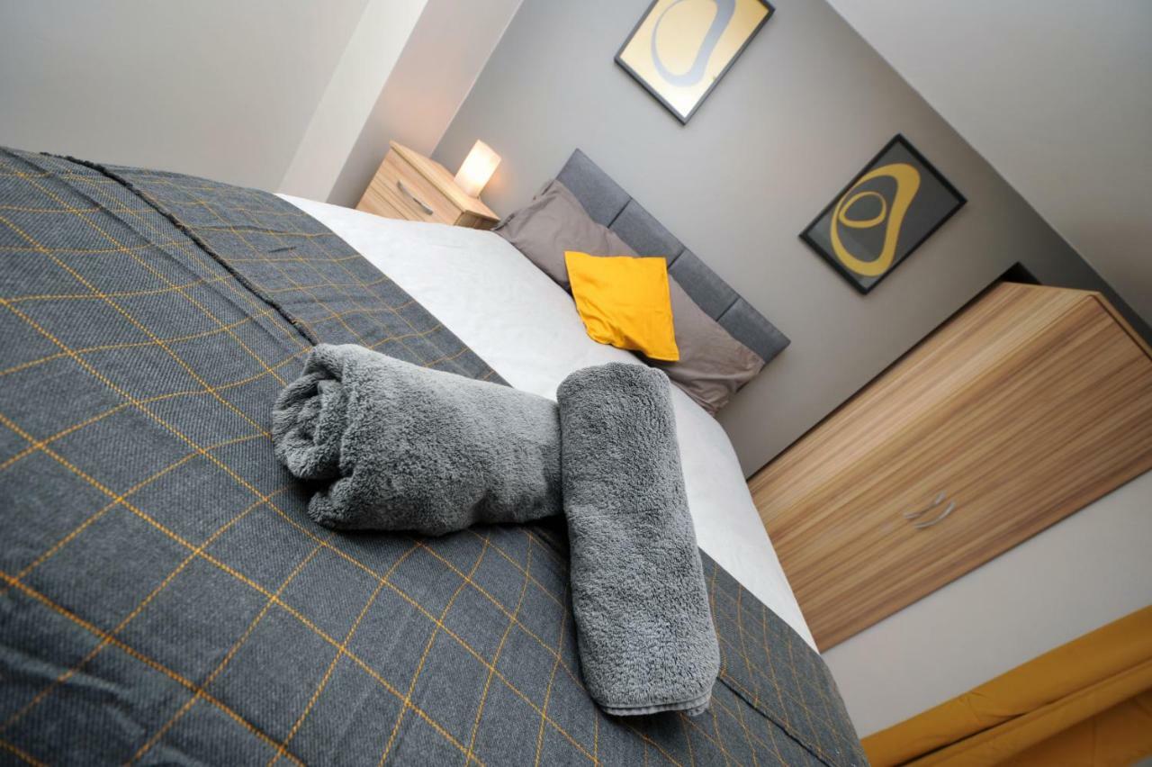 Stone'S Throw City Centre - Tv In Every Bedroom! Swansea Exteriér fotografie