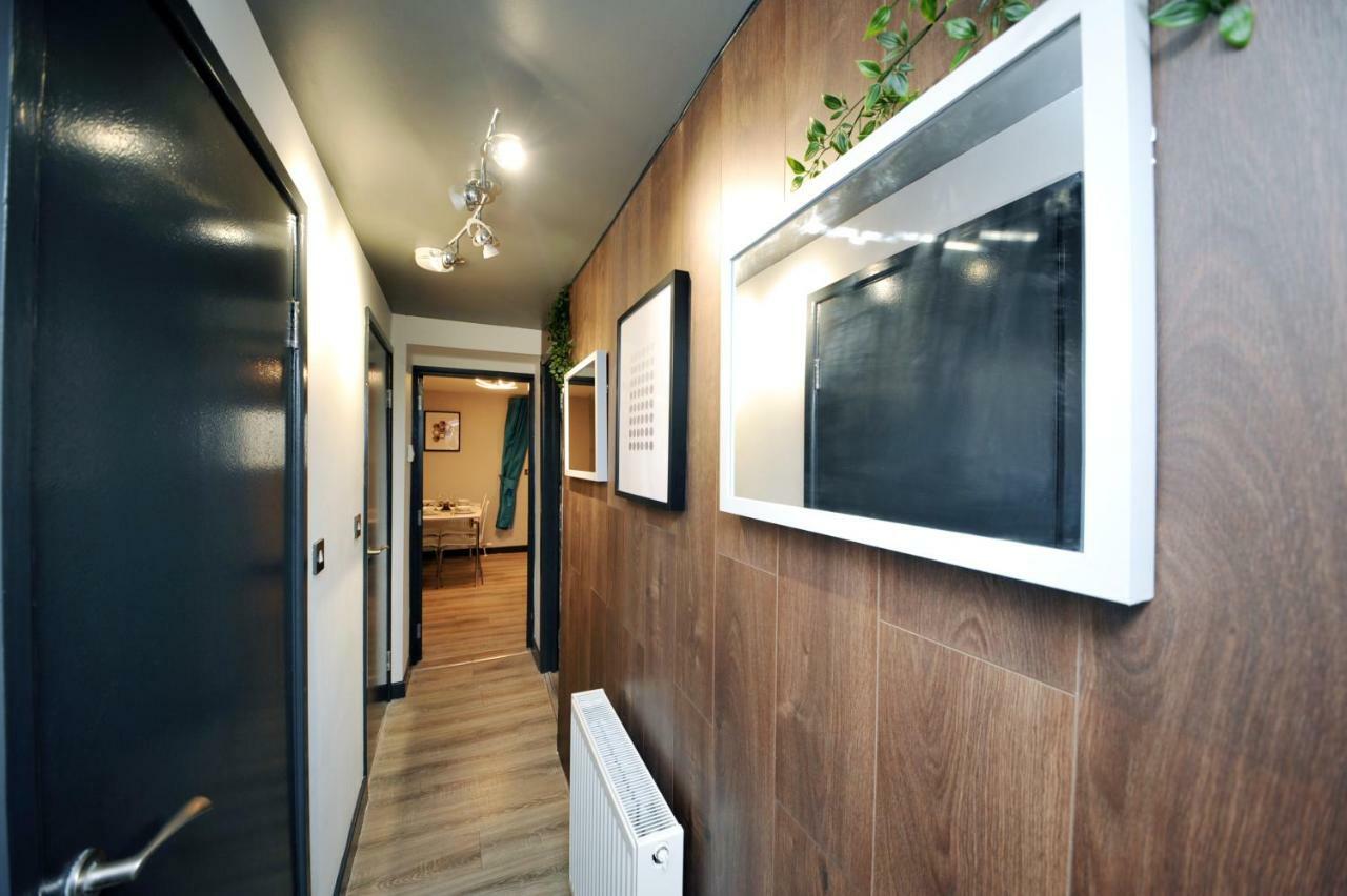 Stone'S Throw City Centre - Tv In Every Bedroom! Swansea Exteriér fotografie