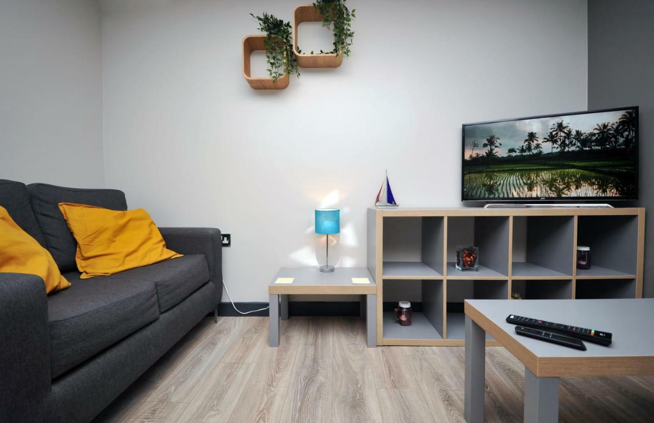 Stone'S Throw City Centre - Tv In Every Bedroom! Swansea Exteriér fotografie